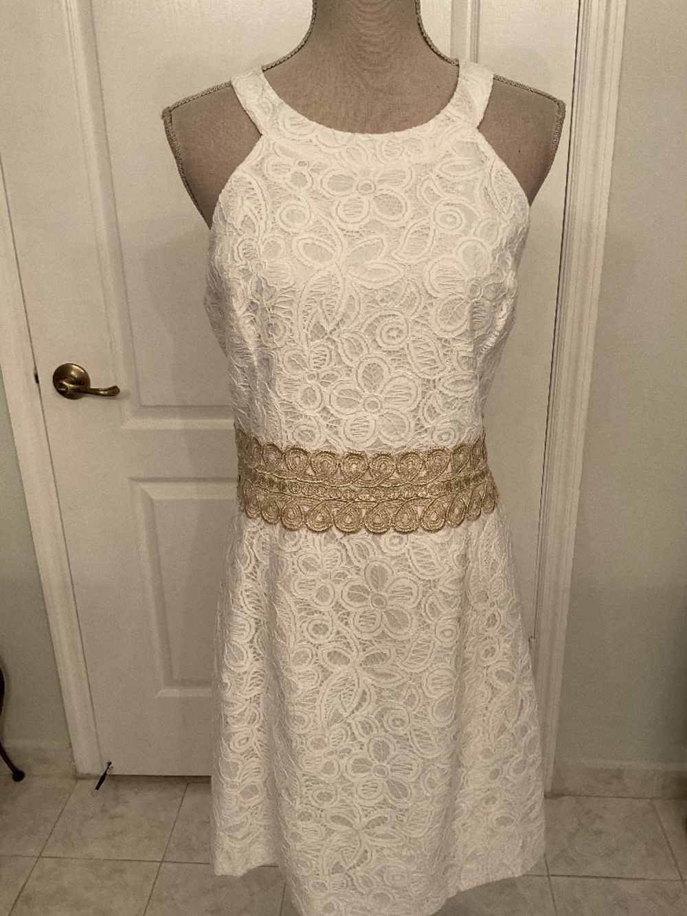Lilly Pulitzer White Lace Gold Embroidered Waist Lined Sleeveless size 16 *NWT*